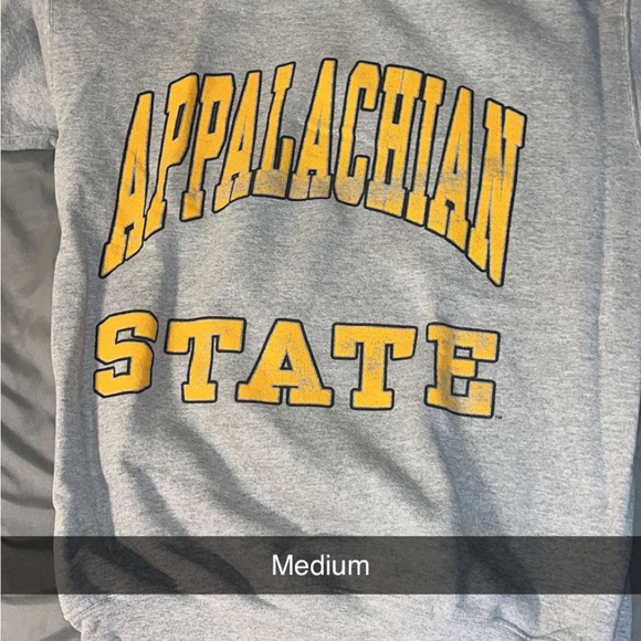 Clothes - Picture 4 of 17